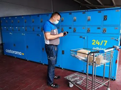 Budowlany e-commerce: Castorama wprowadza własne automaty paczkowe