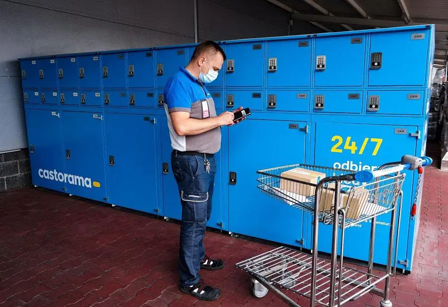 Budowlany e-commerce: Castorama wprowadza własne automaty paczkowe